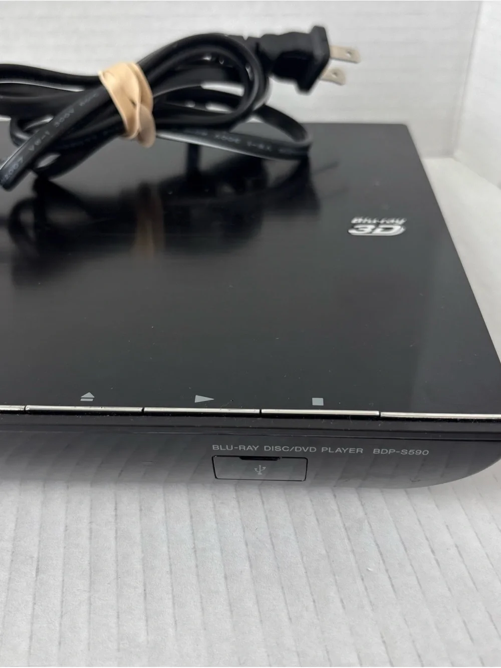 Sony BDP-S590 3D Blu-ray Player Full HD 1080p Built-in Wi-Fi Dolby No Remote